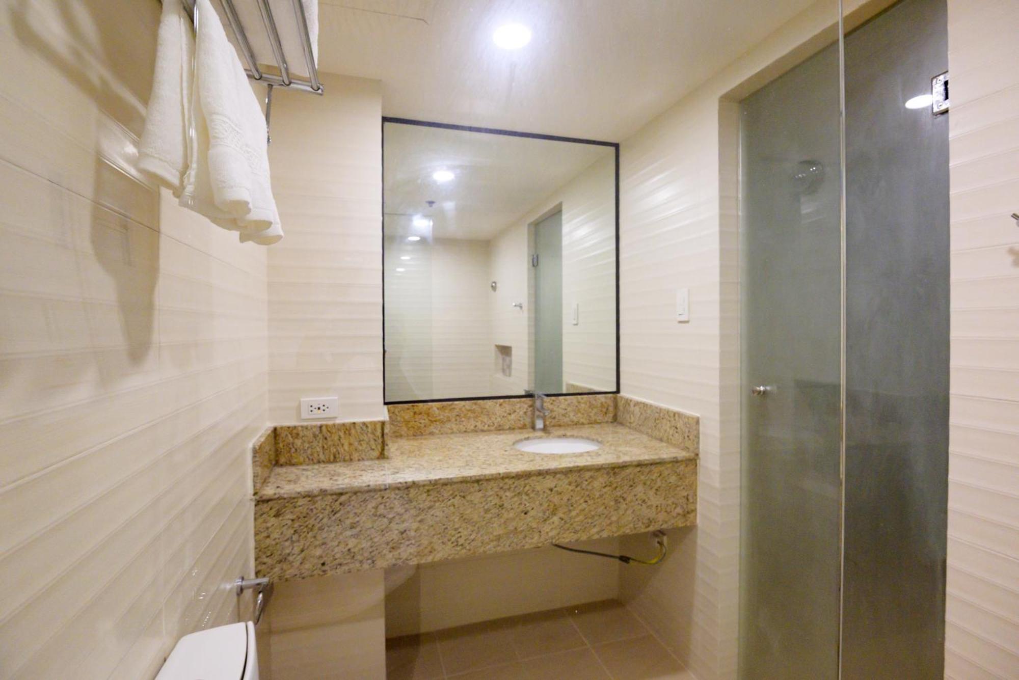 Surestay Plus By Best Western Cebu City Экстерьер фото